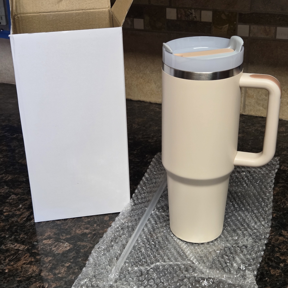 40 oz Insulated Tumbler with Handle & Straw – Cream with Peach accents